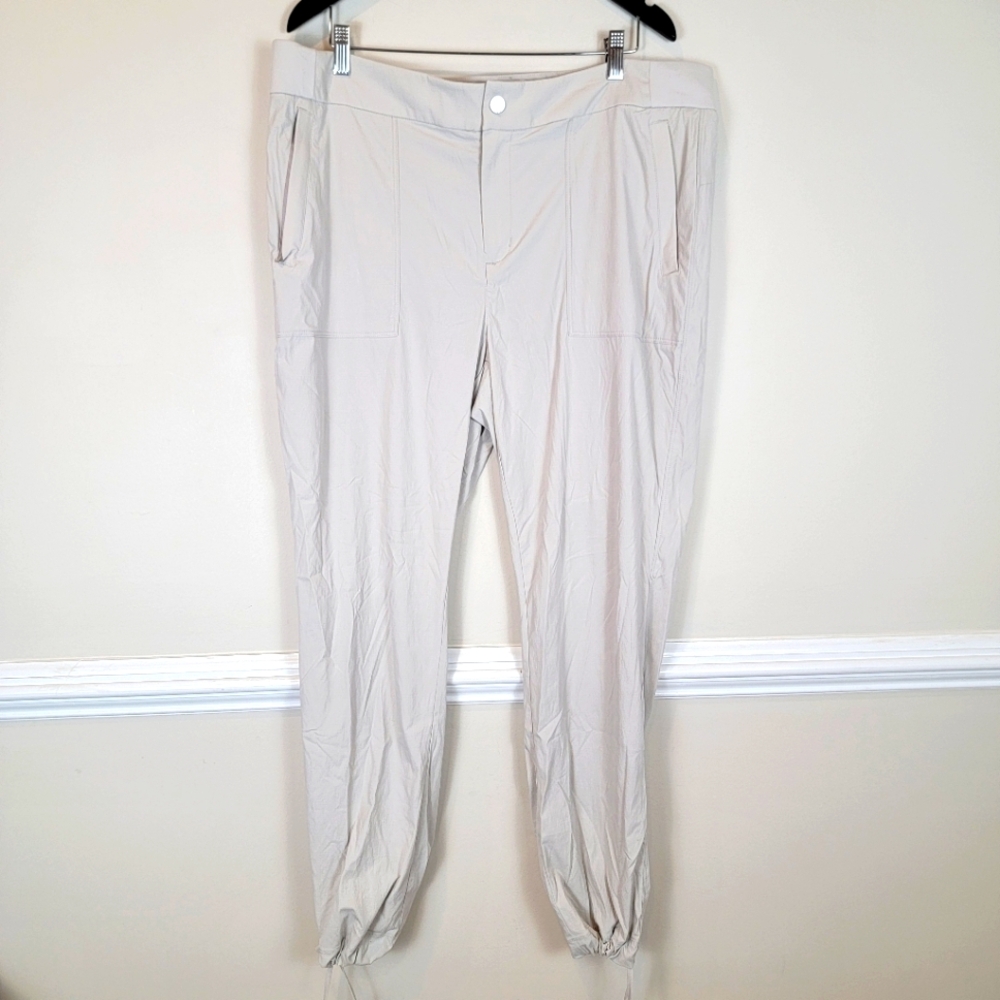 Athleta Trekkie Size 18 Light Beige Jogger Pants